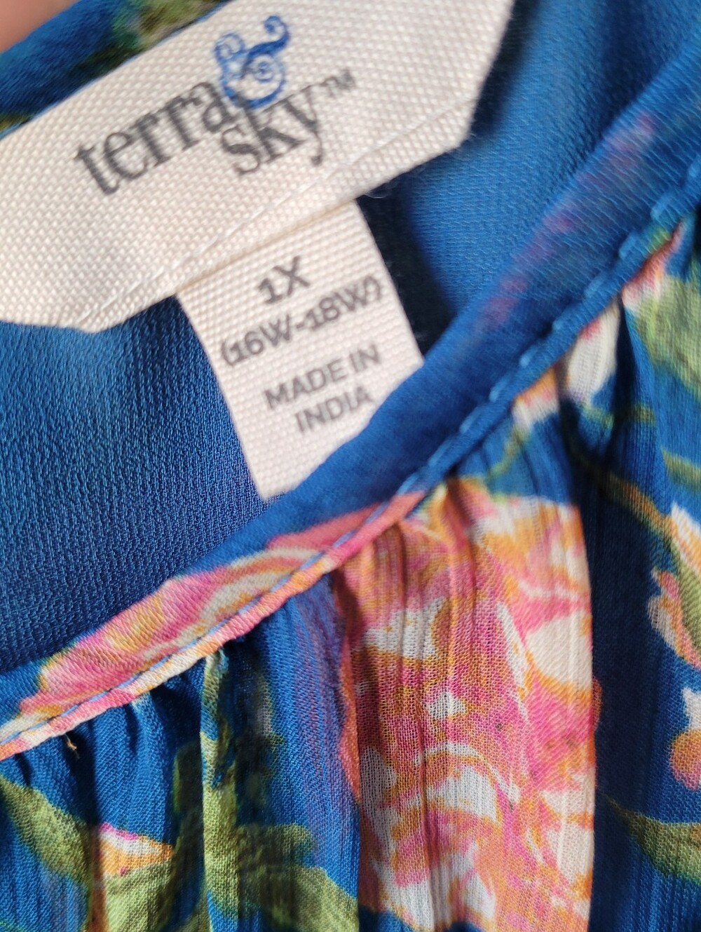 Terra & Sky Women’s Plus Size Smocked Chiffon Top Size 1X - Picture 7 of 10